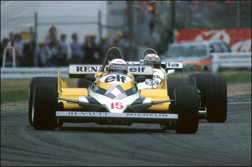 Алан Джонс преследует Алена Проста на трассе Гран При Германии 1981 года
