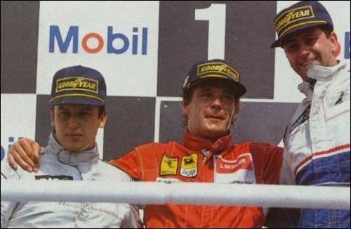 Эрик в компании Герхарда Бергера и Оливье Паниса на подиуме Гран При Германии 1994 года