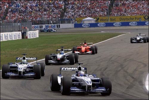 Хуан Пабло Монтоя долго лидировал на Гран При Германии 2001 года, но до финиша не добрался