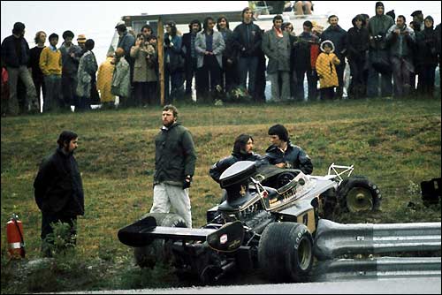 Разбитый Lotus Ронни Петерсона после аварии на Гран При Канады 1973 года