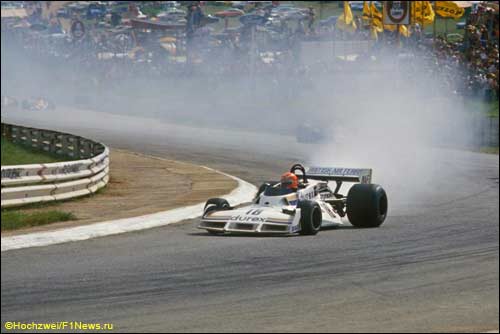 Невеселый конец Team Surtees - Руперт Киган сходит на Гран При ЮАР 1978 года из-за отказа мотора