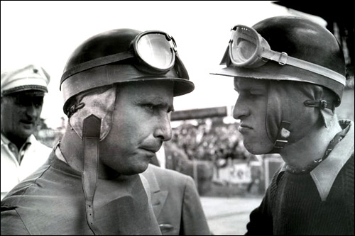 Напарники по Ferrari Хуан-Мануэль Фанхио и Питер Коллинз, 1956 год