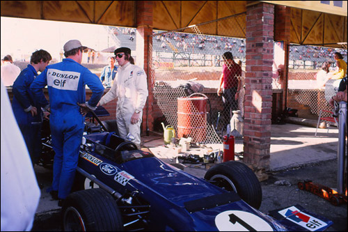 Джеки Стюарт и его March 701 команды Tyrrell на Гран При ЮАР 1970 года