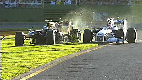 Столкновение Себастьяна Феттеля и Роберта Кубицы в споре за второе место на Гран При Австралии 2009 года