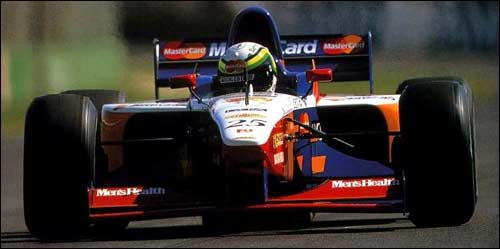 За рулем Lola в 1997 году Рикардо провел всего один Гран При, да и в том не пробился на старт