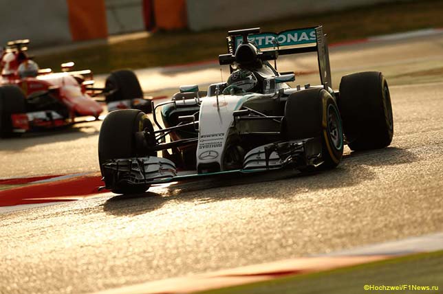 Нико Росберг за рулём Mercedes F1 W06 на тестах в Барселоне