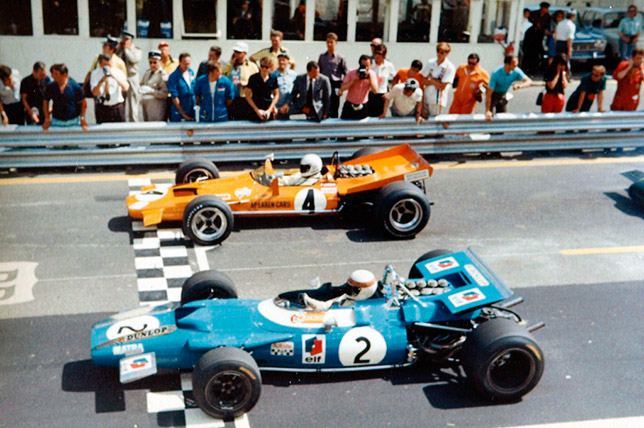 Джеки Стюарт и Денни Халм на стартовой решётке Гран При Франции 1969 года