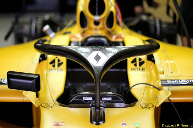 Защита головы Halo на машине Renault