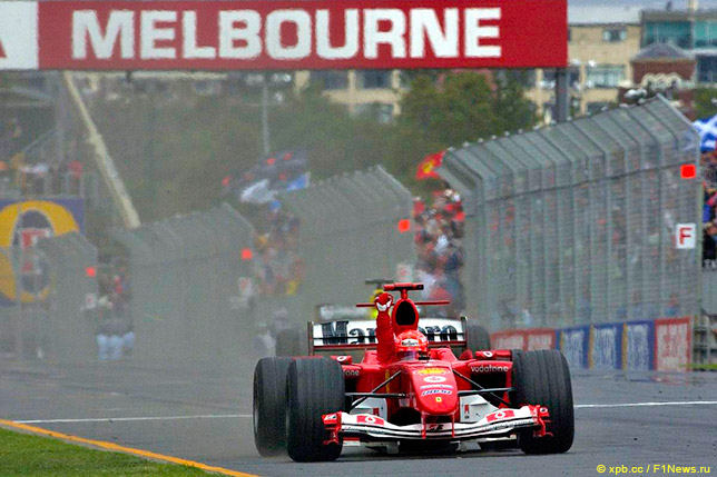 Михаэль Шумахер выигрывает Гран При Австралии 2004 года