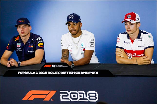 Макс Ферстаппен (Red Bull Racing), Льюис Хэмилтон (Mercedes) и Шарль Леклер (Sauber)