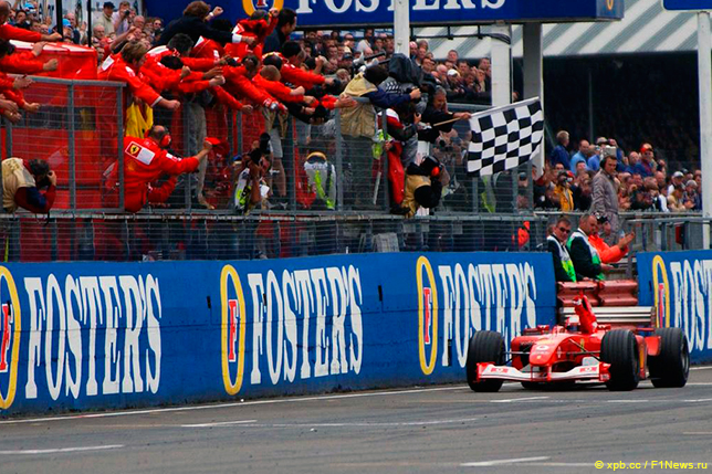 Михаэль Шумахер выигрывает Гран При Великобритании 2002 года