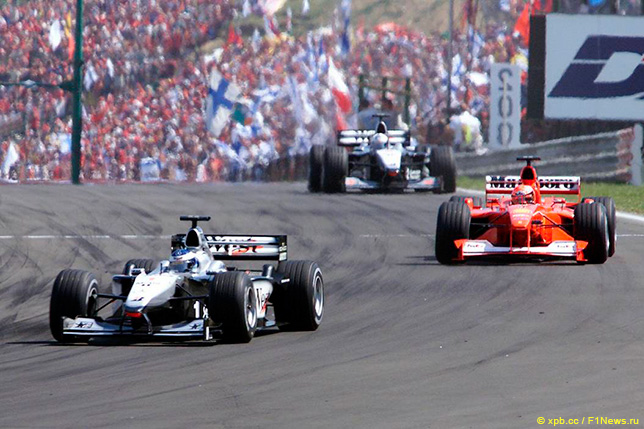 Мика Хаккинен, Михаэль Шумахер и Дэвид Култхард на Гран При Венгрии 2000 года