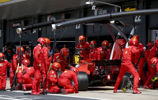 Боксы Ferrari во время Гран При Великобритании, 2019 год