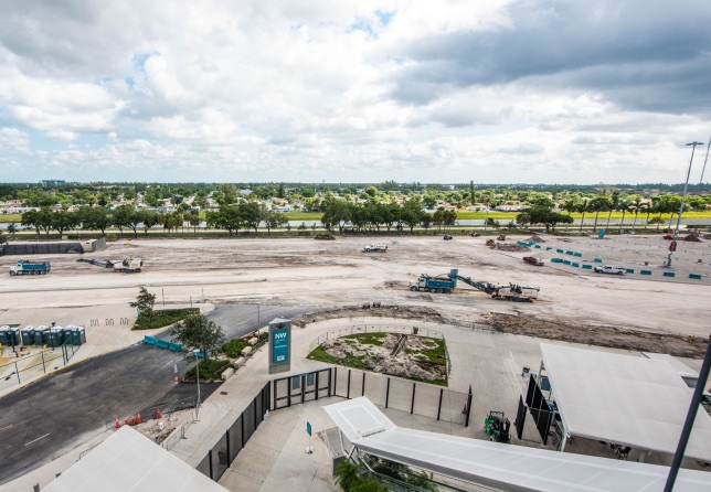 Строительство трассы вокруг комплекса Hard Rock Stadium, фото пресс-службы Гран При Майами