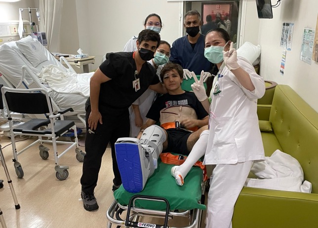 Энцо Фиттипальди перед отбытием из госпиталя в Джидде, фото из Twitter гонщика