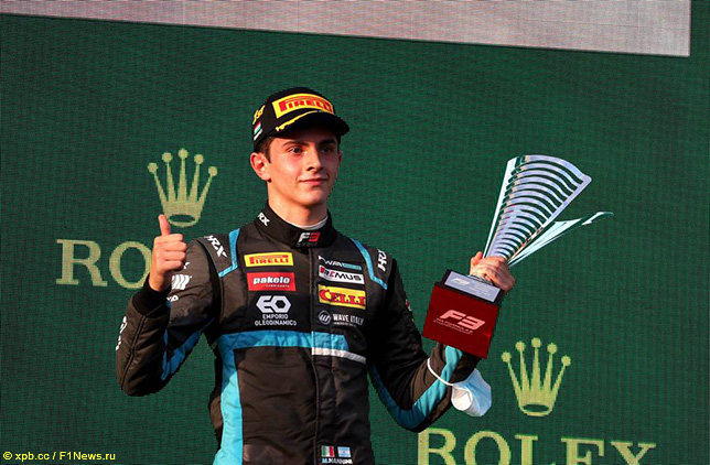 Маттео Наннини на подиуме в Венгрии после победы в Формуле 3