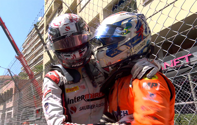 Фелипе Другович (справа) принимает поздравления от Тео Пуршера, с которым боролся в Монако от старта до финиша, фото Формулы 2