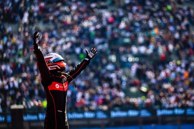 Джейк Деннис после финиша гонки в Мехико, фото пресс-службы Формулы E