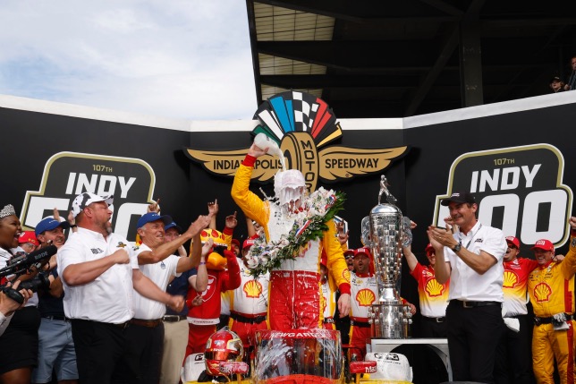 Джозеф Ньюгарден празднует победу в Indy 500, фото пресс-службы Team Penske