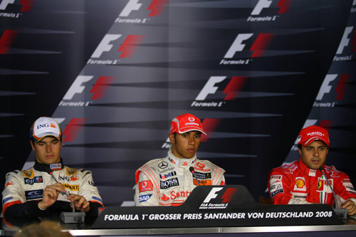 Слева направо: Нельсон Пике (Renault), Льюис Хэмилтон (McLaren Mercedes), Фелипе Масса (Ferrari)