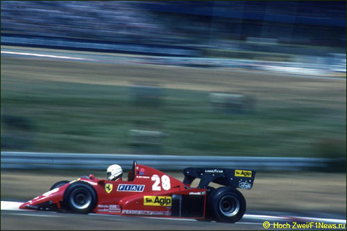 Рене Арну на пути к победе в Гран При Германии 1983 г.