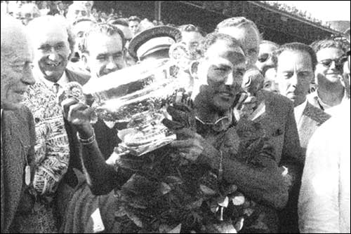 Стирлинг Мосс, победитель Гран При Великобритании'55