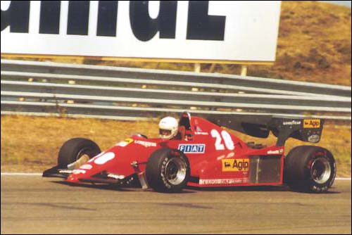 Победитель Гран При Голландии 1983 года Рене Арну