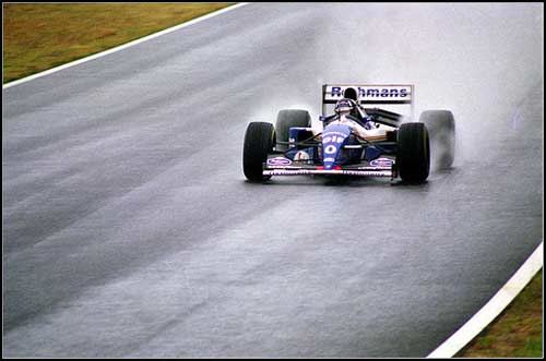 Победитель Гран При Японии 1994 года Дэймон Хилл