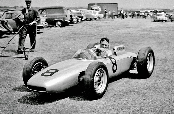 Дэн Гёрни и его Porsche на Гран При Великобритании 1962 года в Эйнтри