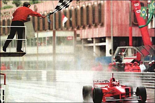 Победитель Гран При Монако 1997 года Михаэль Шумахер