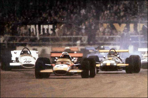Йохен Риндт лидирует на старте Гран При Великобритании 1969 года