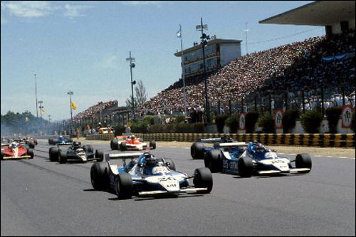 Пилоты Ligier лидируют на старте Гран При Аргентины 1979 года