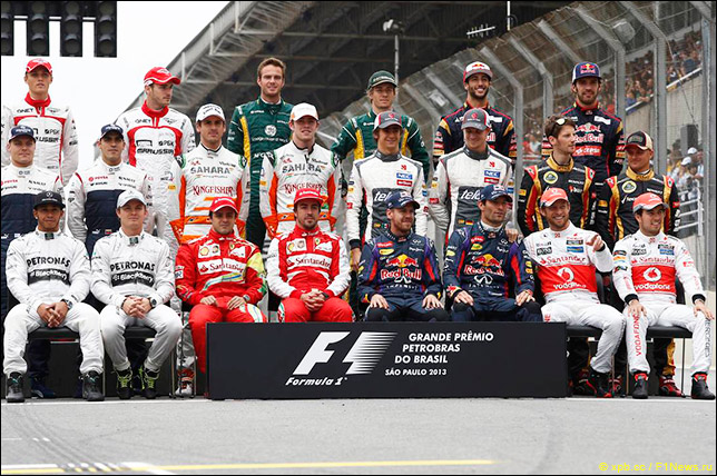 Групповая фотография гонщиков на финальном Гран При сезона