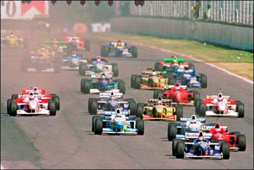 Деймон Хилл лидирует на старте Гран При Аргентины 1996 года