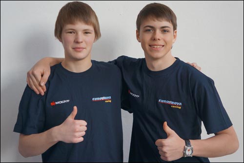 Сергей Трофимов (справа) и Виталий Ларионов 
