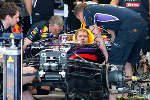 В Red Bull Racing работают с машиной Феттеля