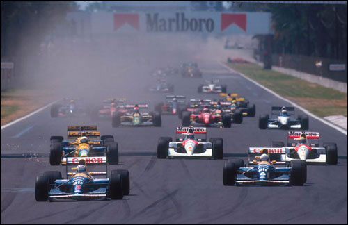 Пилоты Williams Найджел Мэнсел и Риккардо Патрезе лидируют на старте Гран При Мексики 1992 года