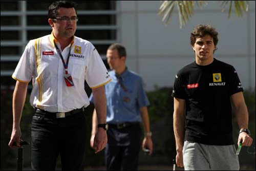 Жером Д'Амброзио - давний протеже Эрика Булье (слева). Снимок сделан на Гран При Бахрейна 2010 года