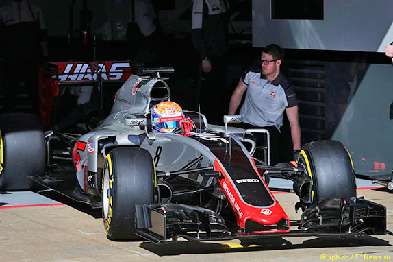Роман Грожан за рулём машины Haas