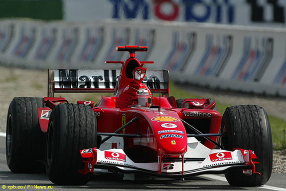 Михаэль Шумахер за рулём Ferrari F2004 в Хоккенхайме, 2004 год