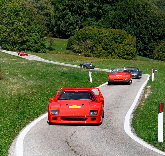 В Ferrari в пятый раз провели гонку исторических машин