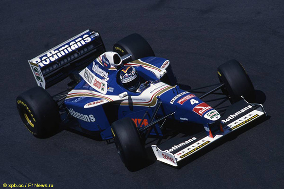 Хайнц-Харальд Френтцен за рулём Williams FW19 в 1997 году