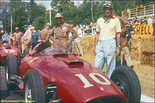 Гонщик Ferrari Луиджи Муссо, Гран При Франции, Руан, 1957