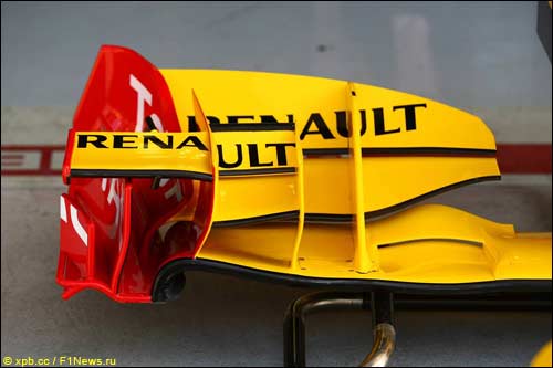 Переднее крыло Renault R30