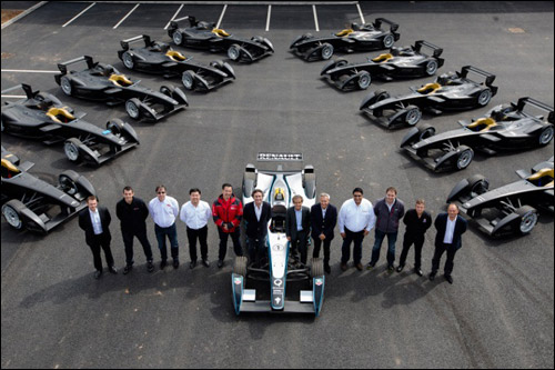 Команды и машины Формулы E на новой базе в Донингтон-Парке