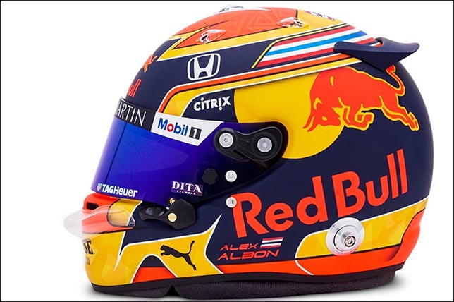 Раскраска шлема Алекса Элбона в сезоне 2020 года