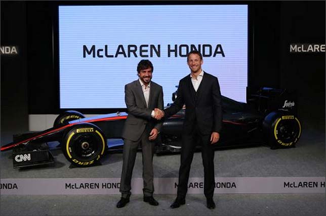 Фернандо Алонсо и Дженсон Баттон на презентации McLaren MP4-30 в Токио