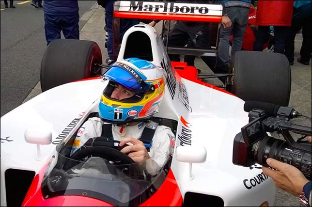 Фернандо Алонсо за рулём McLaren MP4/6