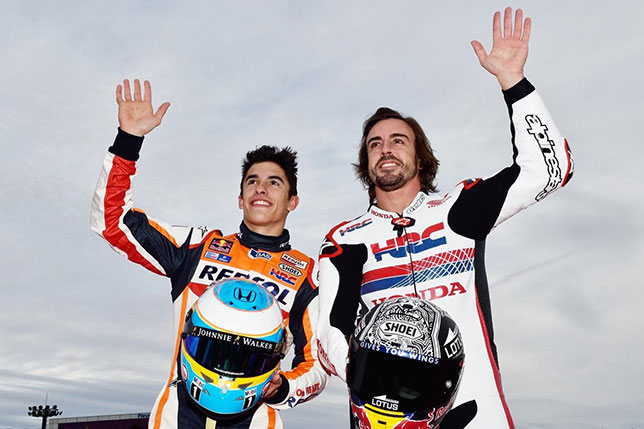 Фернандо Алонсо и Марк Маркес на прошлогоднем празднике Honda Racing Days в Японии