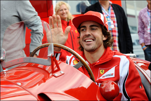 Фернандо Алонсо за рклем Ferrari 375